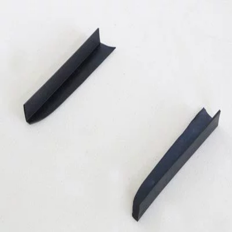 主刷两侧档皮（980手推清扫车配件）